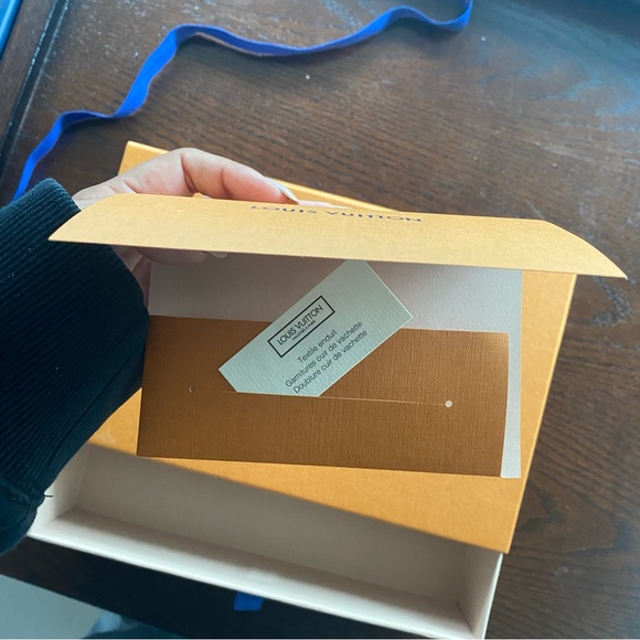 Louis Vuitton box - Picture 2 of 5